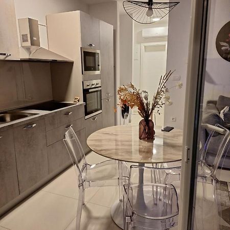 トロギールNew Apartman P & Bアパートメント エクステリア 写真
