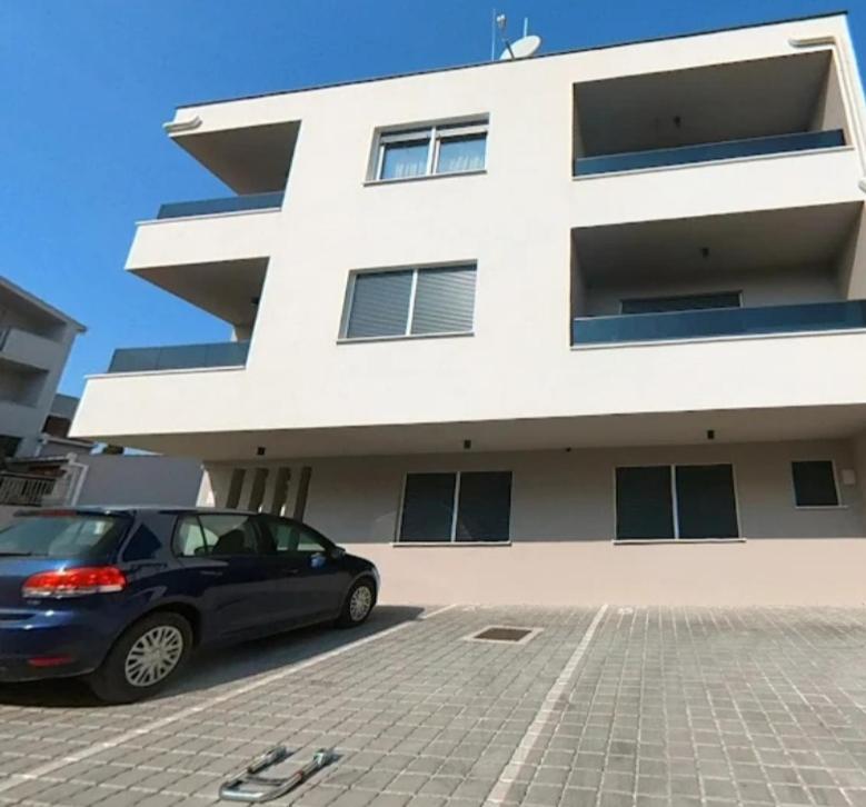 トロギールNew Apartman P & Bアパートメント エクステリア 写真