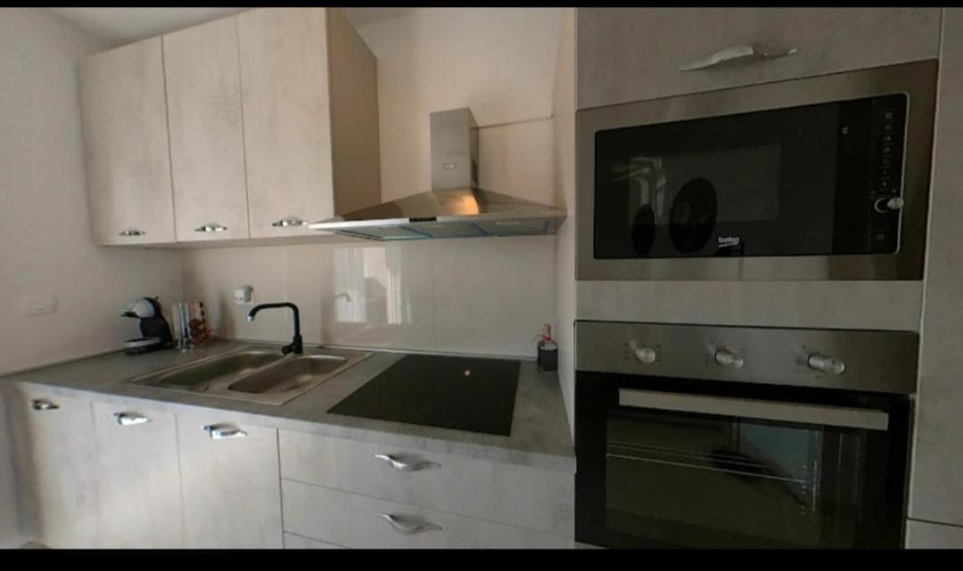 トロギールNew Apartman P & Bアパートメント エクステリア 写真